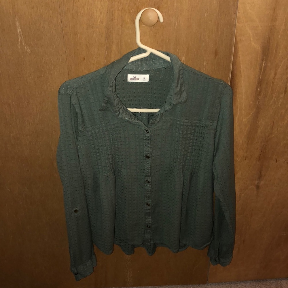 Hollister top